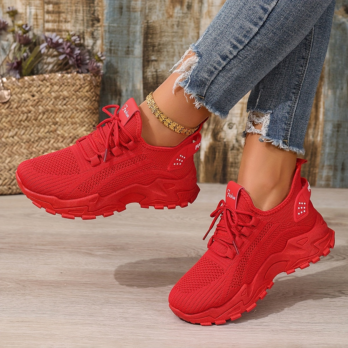 Large size Women's white shoes, summer mesh lace sneakers, comfortable low-top running shoes, travel and vacation leisure