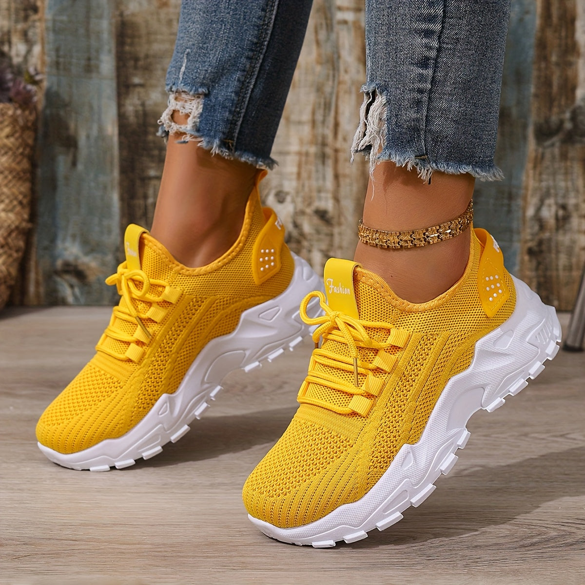 Large size Women's white shoes, summer mesh lace sneakers, comfortable low-top running shoes, travel and vacation leisure