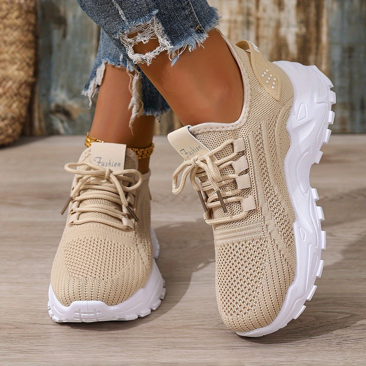 Large size Women's white shoes, summer mesh lace sneakers, comfortable low-top running shoes, travel and vacation leisure
