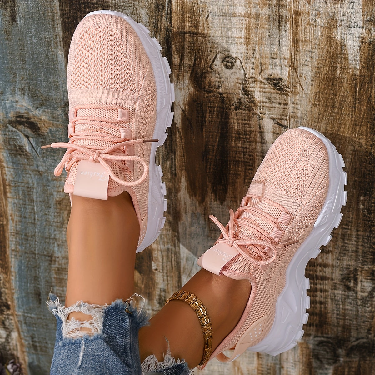 Large size Women's white shoes, summer mesh lace sneakers, comfortable low-top running shoes, travel and vacation leisure
