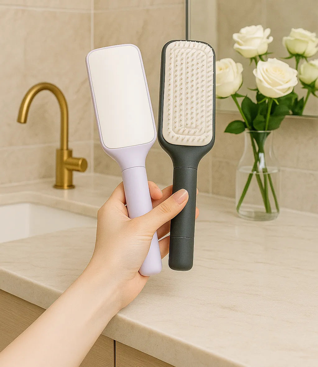 Blooméa™ HairLift – Self-Cleaning Rotating & Anti-Static Detangling Comb 