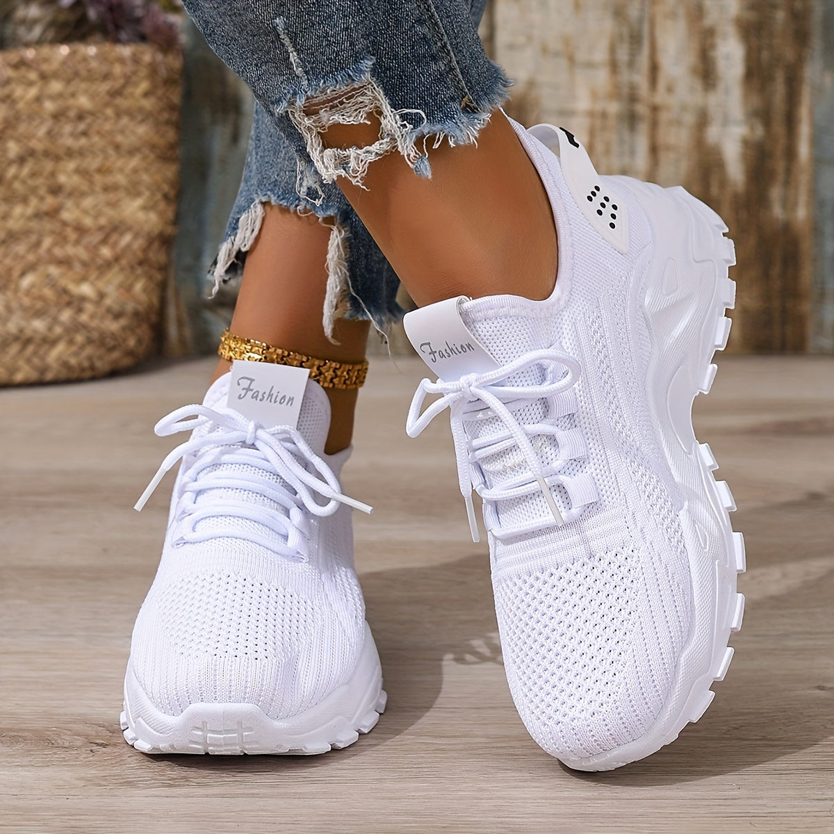 Large size Women's white shoes, summer mesh lace sneakers, comfortable low-top running shoes, travel and vacation leisure