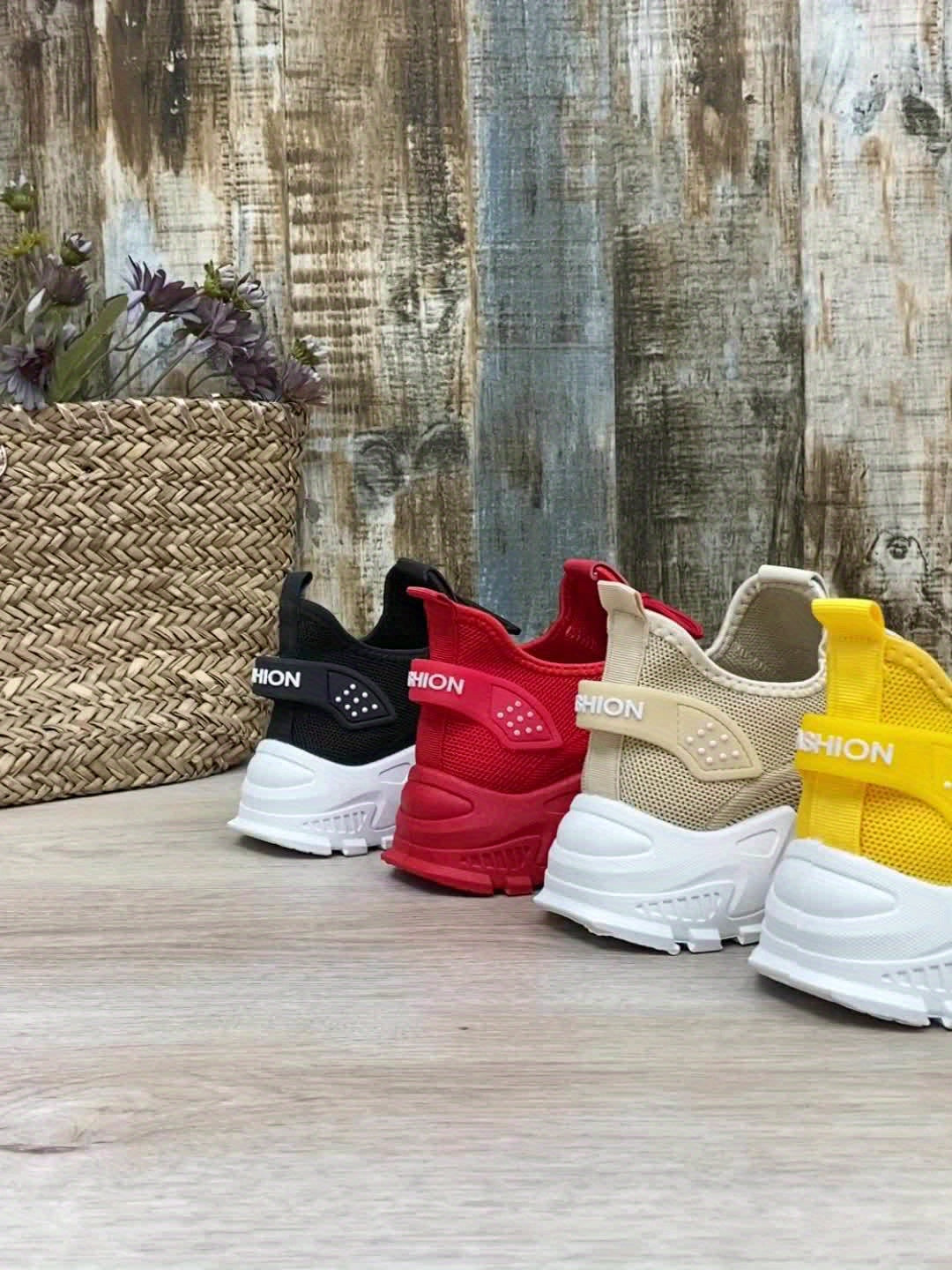 Large size Women's white shoes, summer mesh lace sneakers, comfortable low-top running shoes, travel and vacation leisure